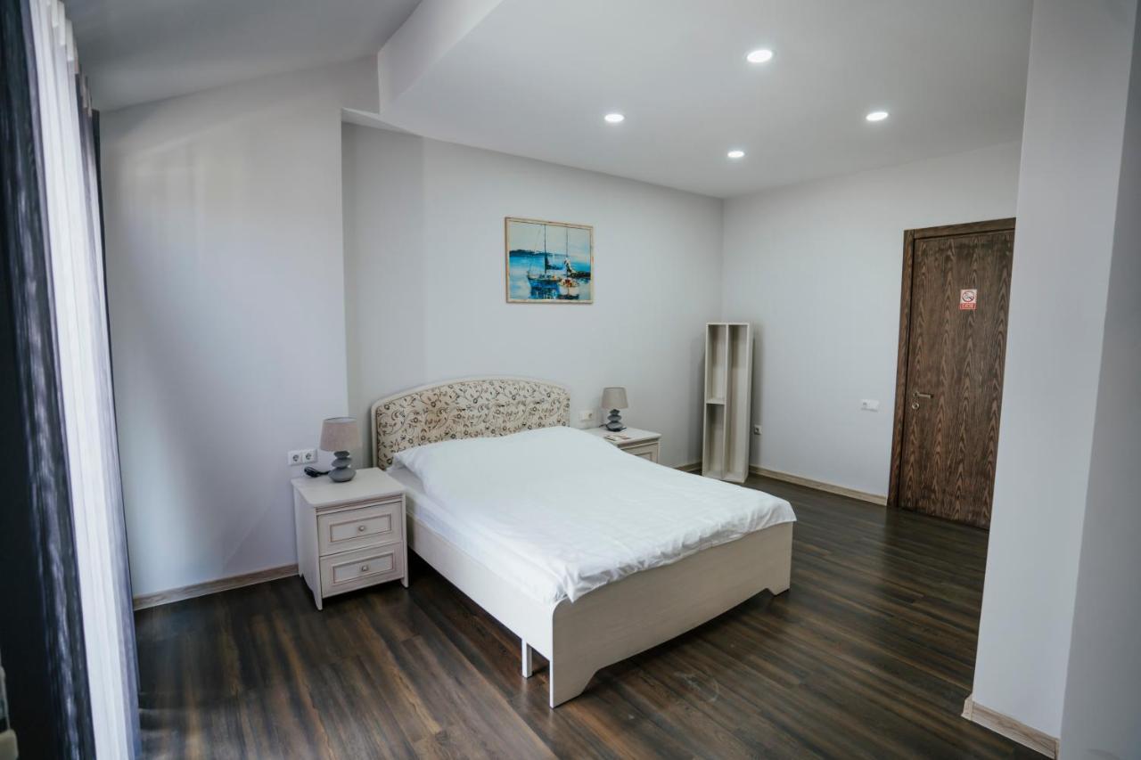 West Apart Hotel Batum Dış mekan fotoğraf