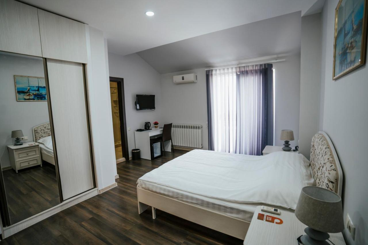 West Apart Hotel Batum Dış mekan fotoğraf